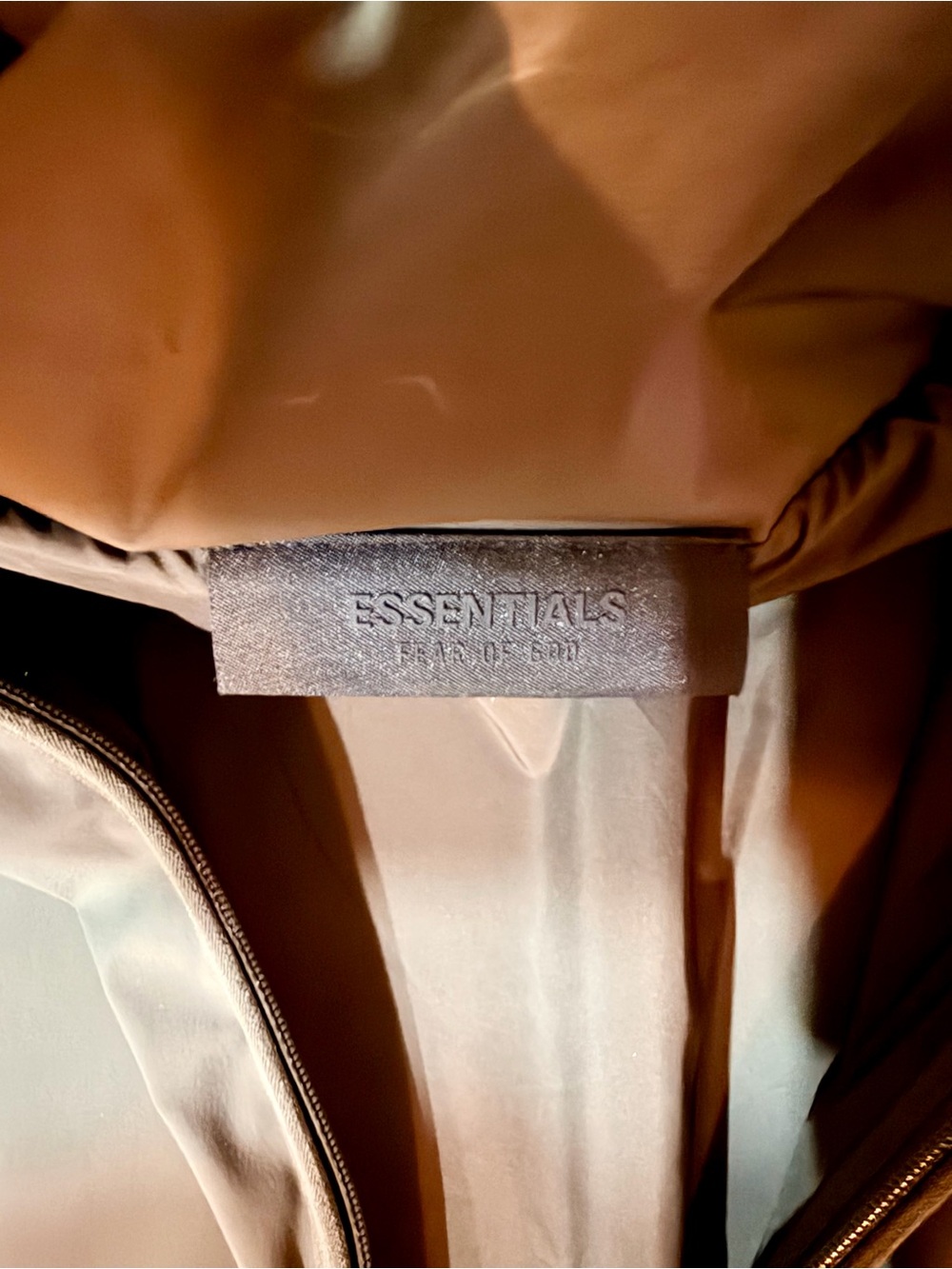 FEAR OF GOD ESSENTIALS Half-zip Mockneck Sweatshirt in Stretch Woven Nylon - Picture 3 of 9